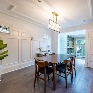 https://vihome005c1-3-bedrooms-near-eglinton-subway-station.niagara-fallshotels.com